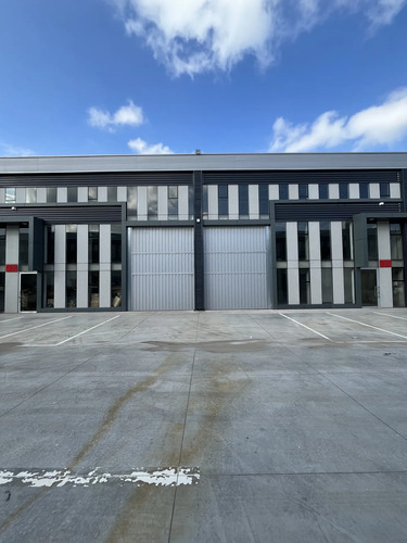 Bodega Clase A + Oficina Y Showroom