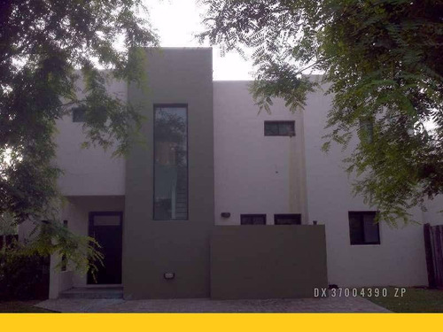 Casa En Venta De 3 Dormitorios En Santa Clara