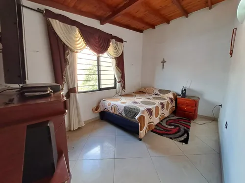Casa En Venta En Laureles. Cod V15237