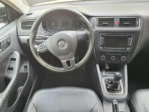 Volkswagen Jetta 2.5 Sport L5 Man Qc Nav B A C B E At