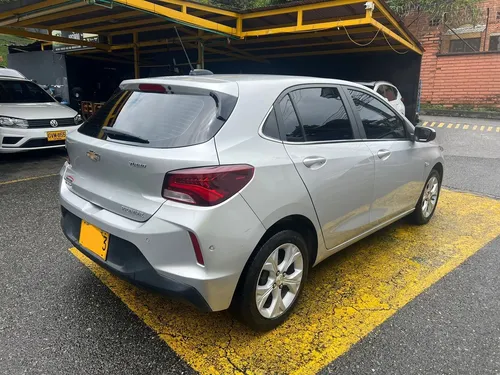 Chevrolet Onix 1.0T Premier Hatch At