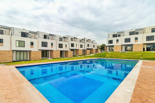 Imagen 4 de 30 de Casa A Estrenar Con Mesas De Ping Pong Y Juegos Infantiles