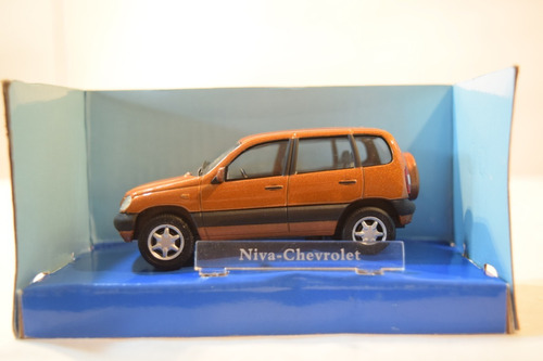 Chevrolet Niva Cobre Cararama 1/43 C/caja