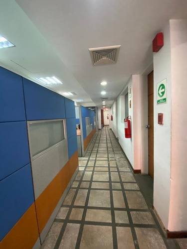 Imagen 4 de 19 de Se Alquila Casa Comercial En El Rosal 588m²