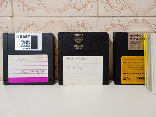 Kit C/ 30 Disquetes 2hd 3.5 Para Computadores Antigos (Usado)