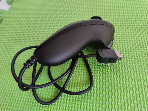 Control Nunchuk Para Wii Y Wii U Color Negro (Usado)