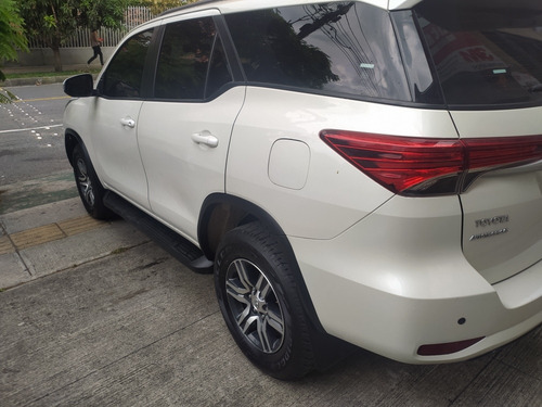 Espectacular Toyota Fortuner 2.7l Gasolina Salvamento