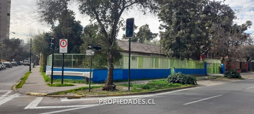 Casa En Venta De 3 Dorm. En Ñuñoa