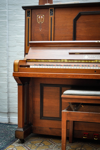 Piano Geissler Alemán (afinación + Traslado + Garantía) Satinado