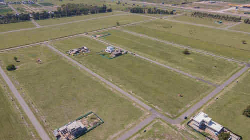 Imagen 3 de 16 de Lote En Los Pasos Del Jockey Barrio 3