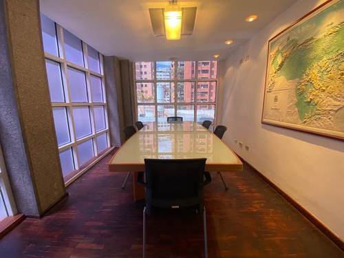 Imagen 15 de 19 de Se Alquila Casa Comercial En El Rosal 588m²