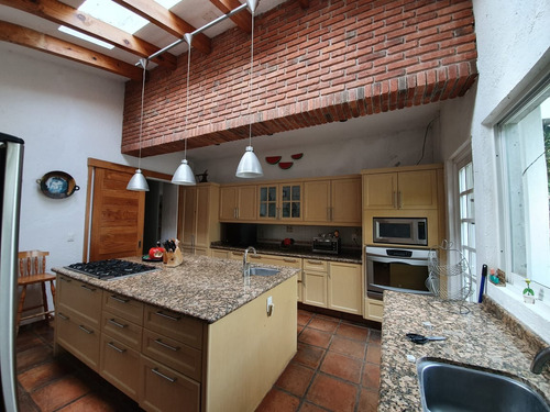 Venta Casa Las Lomas De Dimensiones Monumentales. Alberca Climatizada Y Jardín Plano Con Vistas Espectaculares Y Todos Los Servicios En Fracc Rancho San Diego Ixtapan De La Sal Edomex