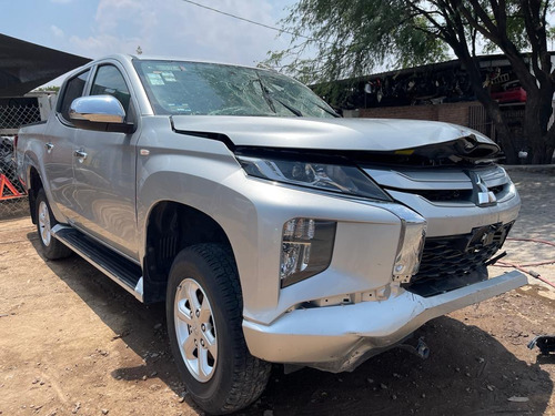 Mitsubishi L200 2020 4x4 Diesel Por Partes