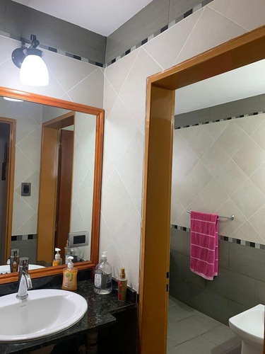 Imagen 16 de 17 de Hermosa Casa Quinta De 5 Amb Muy Amplios Y Luminosos.
