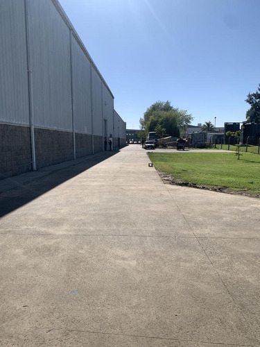 Imagen 7 de 10 de Depósito - Garin