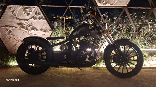 Bobber MonocilĂndrco 250cc Color Negro Mate