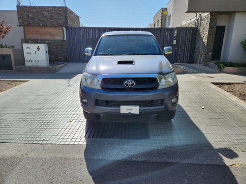 Imagen 3 de 17 de Toyota Hilux 3.0 C/d 4x4 Tdi Srv Cuero