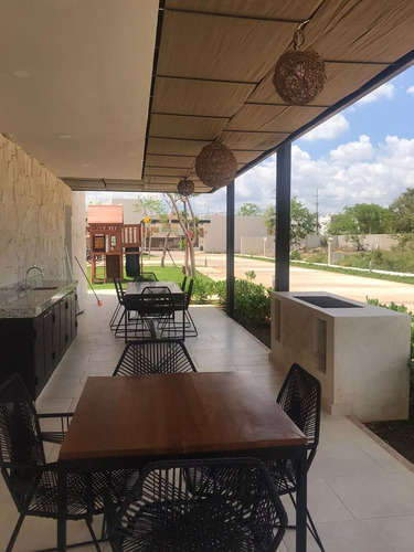 Casa En Venta En Privada En Cholul A 5 Min De Altabrisa,mérida,yucatán