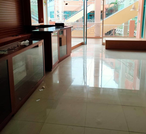 Imagen 2 de 7 de Local 95 Mts En Alquiler Rattan Plaza