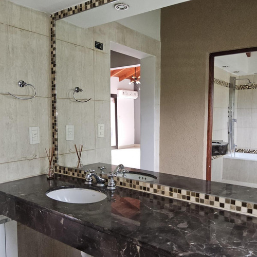 Casa En Venta - 3 Dormitorios 2 Baños - Cochera - 2.076mts2 - Vaqueros, Salta