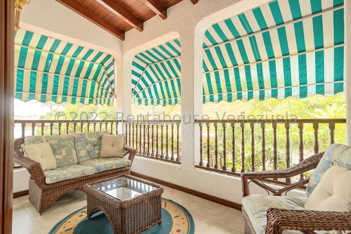 Exclusiva Casa En Venta Ubicada En Los Naranjos Del Cafetal 25-17320