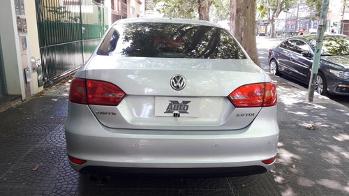 Volkswagen Vento 2.0 Tdi Luxury I 140cv Dsg 2011