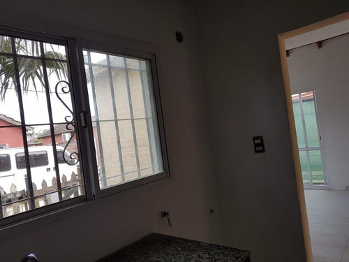 Imagen 6 de 16 de Venta Casa 3 Amb En Parque 132 Viviendas F. Varela