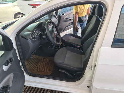 Imagen 9 de 12 de Volkswagen Gol 2014 1.6 Gl Man Mt