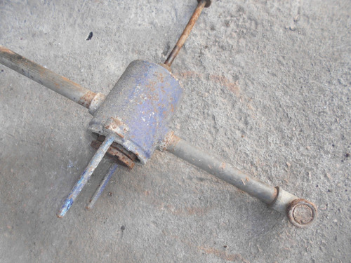 Parte De Antigua Bomba De Agua De Hierro (Usado)