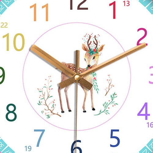 Reloj De Enseñanza Moderno Que Dice El Forma De Ciervo