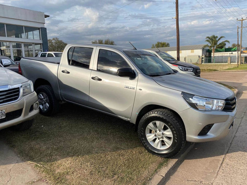 Imagen 2 de 13 de Toyota Hilux 2019 2.4 Cd Dx 150cv 4x2