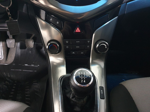 Imagen 17 de 19 de Chevrolet Cruze Lt Mt 1.8 Nafta Manual 4 Puertas 2013
