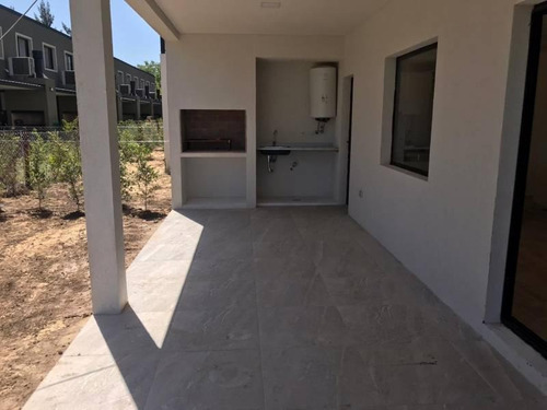 Imagen 13 de 30 de Departamentos 3 Amb. Entrega Inmediata - La Cañada Village Ii - Bayugar Negocios Inmobiliarios