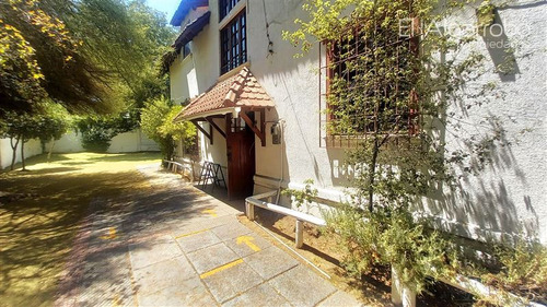 Casa En Venta De 8 Dorm. En Providencia