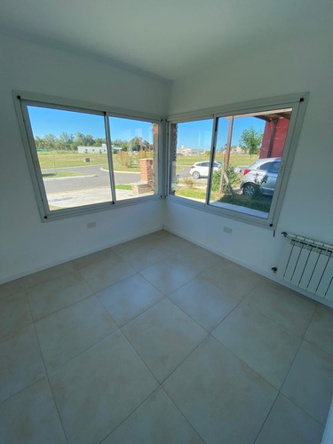Imagen 5 de 16 de Hermosa Casa A Estrenar En Con Pileta Santa Ines Canning