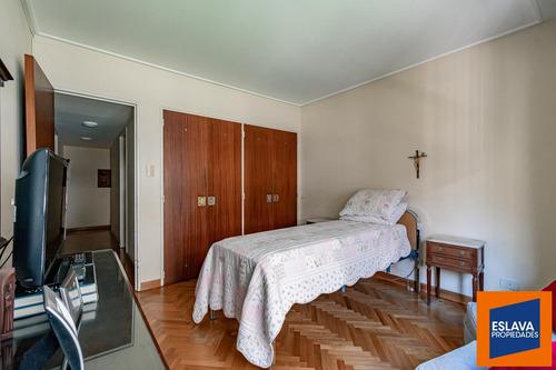 Departamento 4 Ambientes Con Dependencia Al Frente - Recoleta