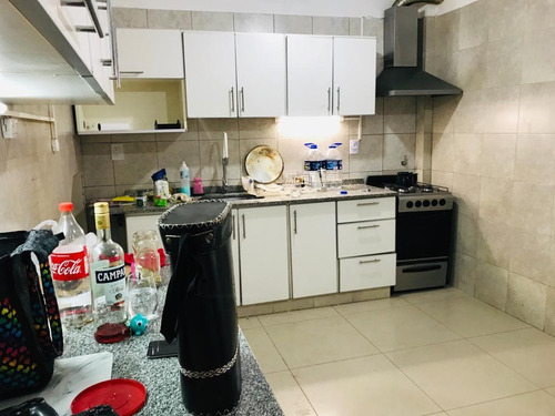 Imagen 3 de 10 de Casa 6 Ambientes En Venta En Carapachay