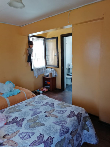 Casa En Venta De 2 Dorm. En Estación Central