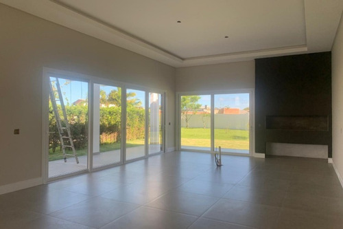 Imagem 6 de 24 de Casa À Venda Em Xangri-lá - Ca01375 - 69428458