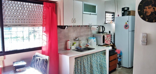 Imagen 6 de 6 de Castelar Norte A 5 Cuadras Del Acceso Oeste Y A 20 De La Estacion Duplex 2 Ambientes Ideal Inversores