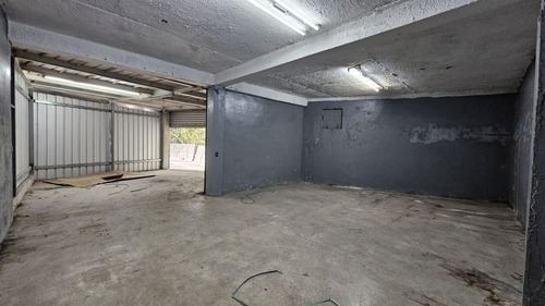 Edificio Comercial Con Nave Industrial En Venta Amueblada, En Autop, Duarte, Santo Domingo, 2niveles
