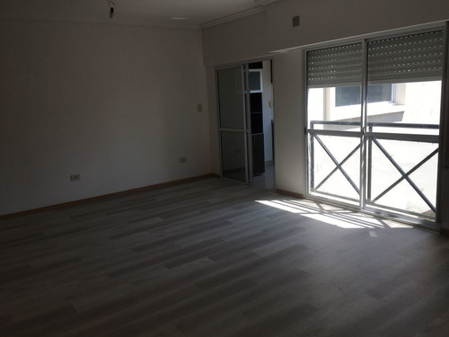 Imagen 4 de 17 de Ph En Venta En Liniers Residencial