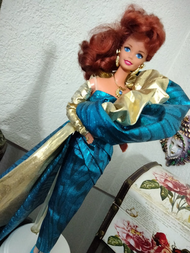 Barbie Glamorosa Vestido Azul Con Dorado