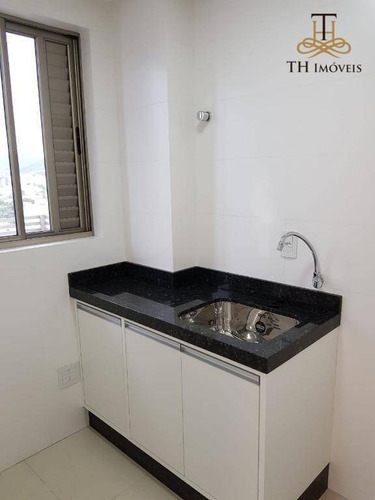 Imagem 3 de 18 de Apartamento Semimobiliado Com 3 Dormitórios, 2 Vagas De Garagem Privativas, No Centro De Balneário Camboriú/sc! - Ap0473