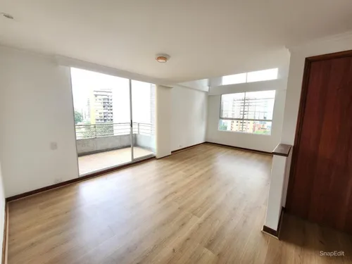 Apartamento En Venta En Los Balsos. Cod V11997