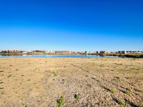 Imagen 1 de 13 de Vendo Lote Al Agua, 632 M2 Barrio Santa Ana!!