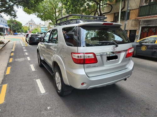 Imagen 4 de 13 de Toyota Sw4 3.0 L Srv 4x4 7 Asientos Muchos Accesorios!!