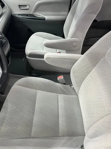 Toyota Sienna 3.5 Le At