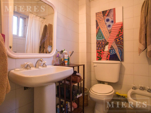 Casa De Sólida Construcción En Venta, En Victoria.