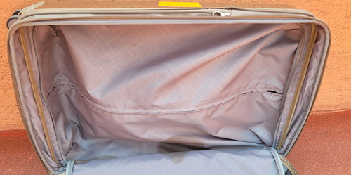 Maleta Grande Samsonite Plástico Semirigido Crema Lisa (Usado)